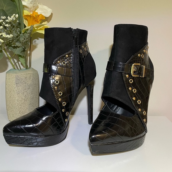NWOT RIMI Scene Size 8 Black Platform Stiletto Pleaser Boots with Golden Details - Picture 1 of 8